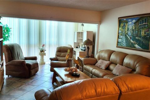Condo in Clearwater, Florida, 1 bedroom  № 1630982 - photo 8