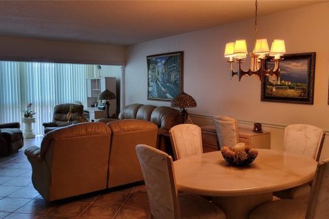 Condo in Clearwater, Florida, 1 bedroom  № 1630982 - photo 9