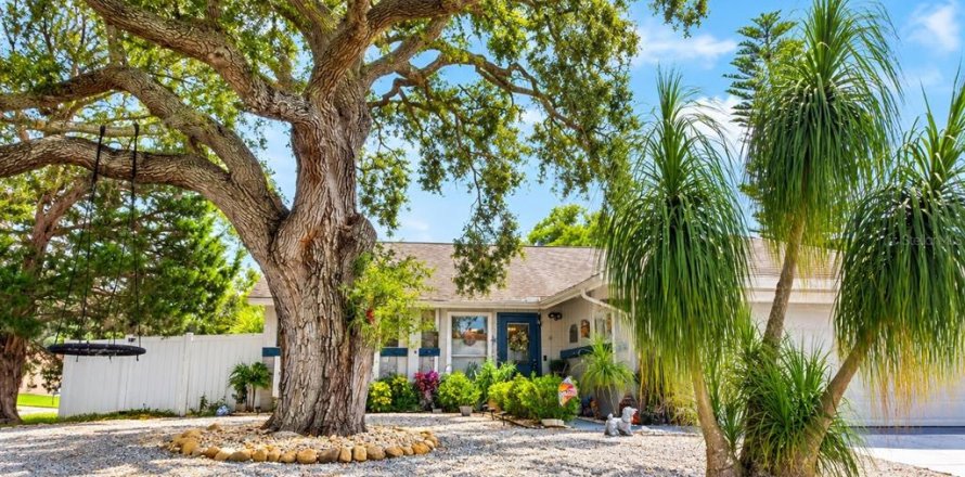 Casa en Hudson, Florida 3 dormitorios, 142.6 m2 № 2387342