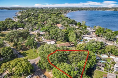 House in Belle Isle, Florida 4 bedrooms, 170.75 sq.m. № 1733472 - photo 1