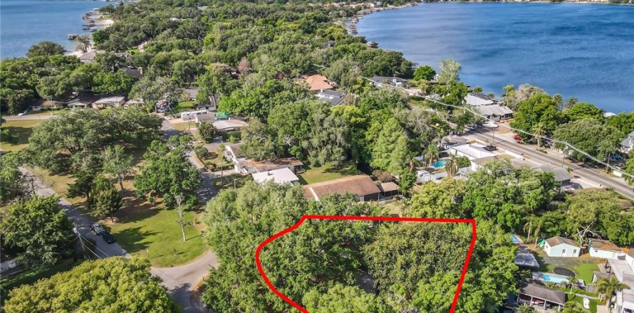 House in Belle Isle, Florida 4 bedrooms, 170.75 sq.m. № 1733472