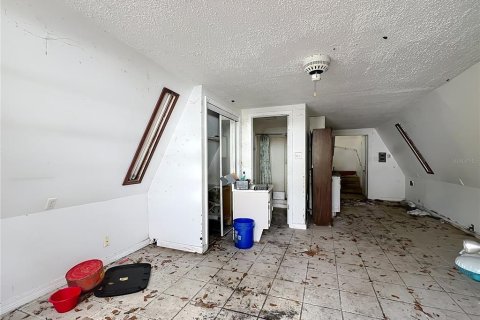 House in Belle Isle, Florida 4 bedrooms, 170.75 sq.m. № 1733472 - photo 17