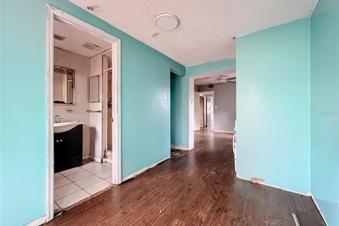 House in Belle Isle, Florida 4 bedrooms, 170.75 sq.m. № 1733472 - photo 14