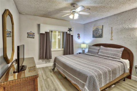 Купить кондоминиум в Трежер-Айленд, Флорида 6 комнат, 105.91м2, № 1769607 - фото 12