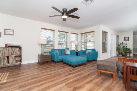 Villa ou maison à vendre à Rotonda, Floride: 3 chambres, 154.03 m2 № 1734619 - photo 6