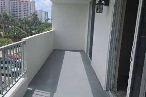 Copropriété à louer à Pompano Beach, Floride: 1 chambre, 89.84 m2 № 2181416 - photo 11