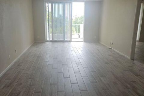 Copropriété à louer à Pompano Beach, Floride: 1 chambre, 89.84 m2 № 2181416 - photo 3