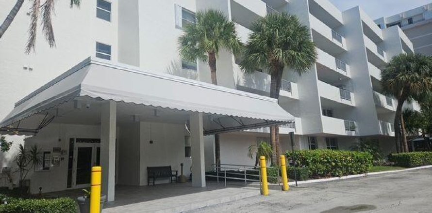 Condo à Pompano Beach, Floride, 1 chambre  № 2181416