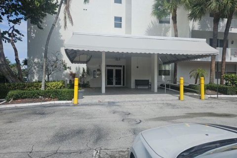Copropriété à louer à Pompano Beach, Floride: 1 chambre, 89.84 m2 № 2181416 - photo 2
