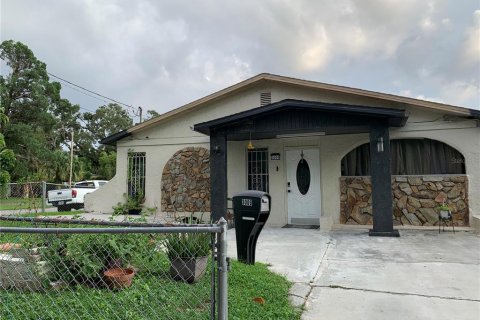 House in Tampa, Florida 3 bedrooms, 130.71 sq.m. № 1907021 - photo 2