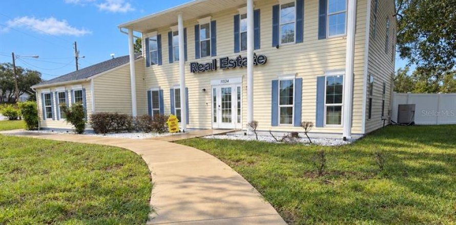 Immobilier commercial à Spring Hill, Floride 249.91 m2 № 2404772