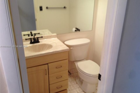 Condominio en venta en Plantation, Florida, 1 dormitorio, 87.33 m2 № 1992983 - foto 11