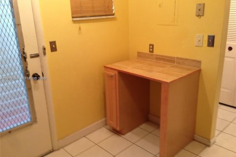 Condominio en venta en Plantation, Florida, 1 dormitorio, 87.33 m2 № 1992983 - foto 9