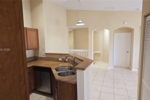 Townhouse in Riviera Beach, Florida 2 bedrooms, 94.95 sq.m. № 1954064 - photo 6