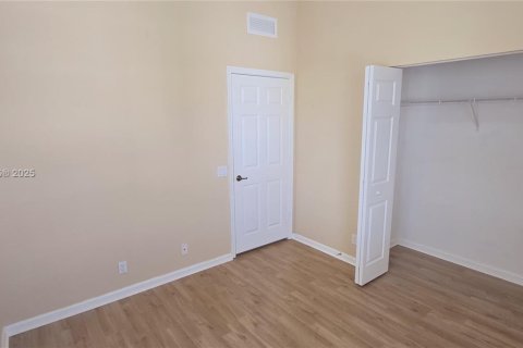 Townhouse in Riviera Beach, Florida 2 bedrooms, 94.95 sq.m. № 1954064 - photo 12