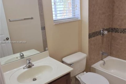 Townhouse in Riviera Beach, Florida 2 bedrooms, 94.95 sq.m. № 1954064 - photo 10