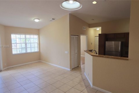 Townhouse in Riviera Beach, Florida 2 bedrooms, 94.95 sq.m. № 1954064 - photo 2