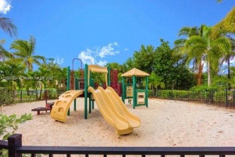 Townhouse in Riviera Beach, Florida 2 bedrooms, 94.95 sq.m. № 1954064 - photo 17