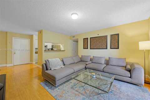 Copropriété à vendre à Aventura, Floride: 1 chambre, 67.82 m2 № 2007375 - photo 3