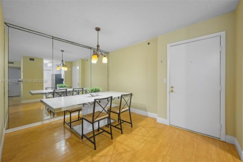 Copropriété à vendre à Aventura, Floride: 1 chambre, 67.82 m2 № 2007375 - photo 5