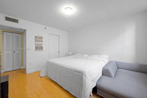 Copropriété à vendre à Aventura, Floride: 1 chambre, 67.82 m2 № 2007375 - photo 13