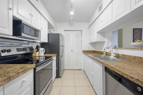 Copropriété à vendre à Aventura, Floride: 1 chambre, 67.82 m2 № 2007375 - photo 9