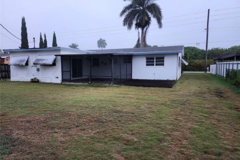 Купить виллу или дом в Хомстед, Флорида 3 спальни, 131.74м2, № 2048174 - фото 10