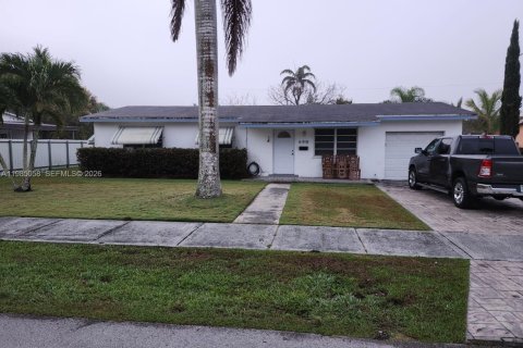 Купить виллу или дом в Хомстед, Флорида 3 спальни, 131.74м2, № 2048174 - фото 7