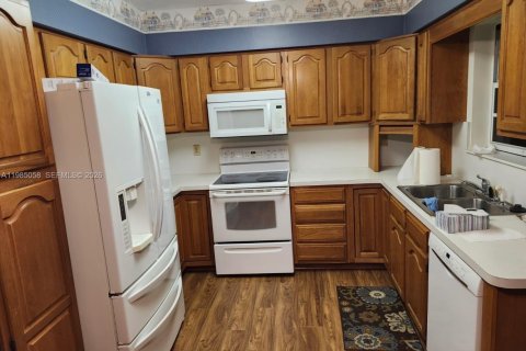 Дом в Хомстед, Флорида 3 спальни, 131.74м2 № 2048174