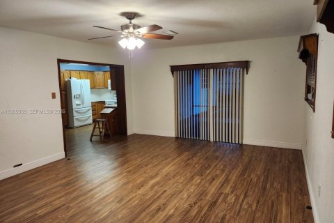 Купить виллу или дом в Хомстед, Флорида 3 спальни, 131.74м2, № 2048174 - фото 8