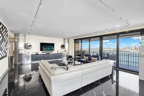 Condo in Miami, Florida, 3 bedrooms № 2026608 - photo 5