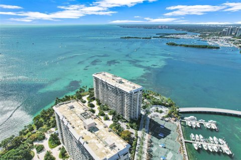 Condo in Miami, Florida, 3 bedrooms  № 2026608