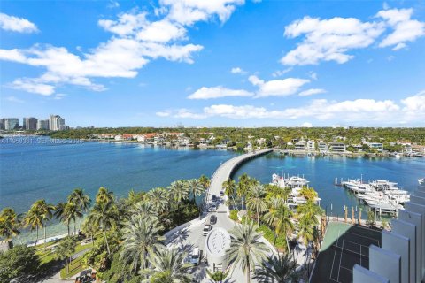 Condo in Miami, Florida, 3 bedrooms № 2026608 - photo 29