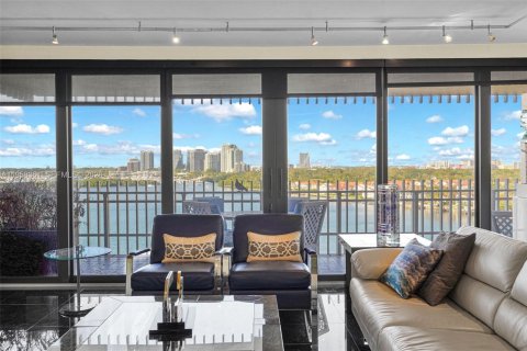 Condo in Miami, Florida, 3 bedrooms № 2026608 - photo 17