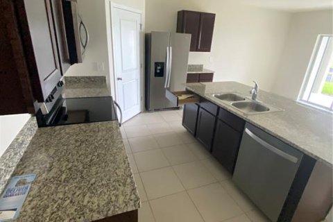 House in Bradenton, Florida 4 bedrooms, 169.83 sq.m. № 2167675 - photo 5
