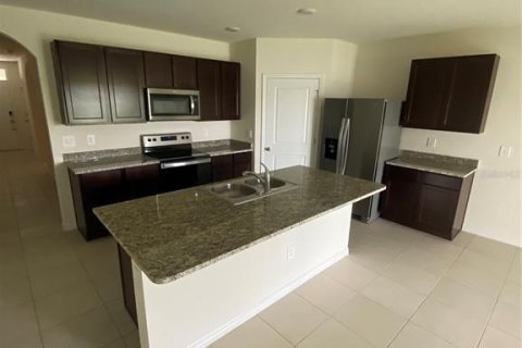 House in Bradenton, Florida 4 bedrooms, 169.83 sq.m. № 2167675 - photo 4