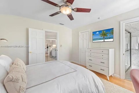 Снять в аренду виллу или дом в Майами-Бич, Флорида 4 спальни, 202.53м2, № 1991297 - фото 18