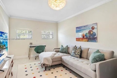 Снять в аренду виллу или дом в Майами-Бич, Флорида 4 спальни, 202.53м2, № 1991297 - фото 25