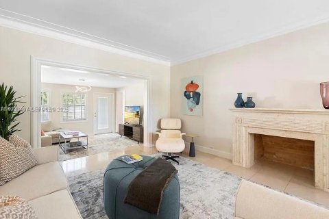 Снять в аренду виллу или дом в Майами-Бич, Флорида 4 спальни, 202.53м2, № 1991297 - фото 10