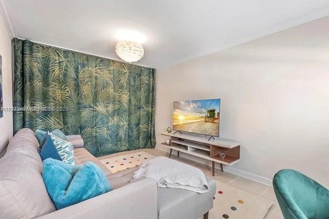 Снять в аренду виллу или дом в Майами-Бич, Флорида 4 спальни, 202.53м2, № 1991297 - фото 26