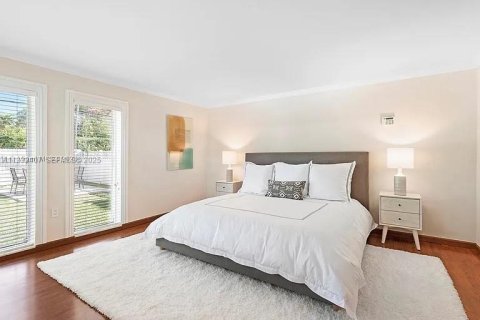 Снять в аренду виллу или дом в Майами-Бич, Флорида 4 спальни, 202.53м2, № 1991297 - фото 11