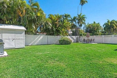 Снять в аренду виллу или дом в Майами-Бич, Флорида 4 спальни, 202.53м2, № 1991297 - фото 27