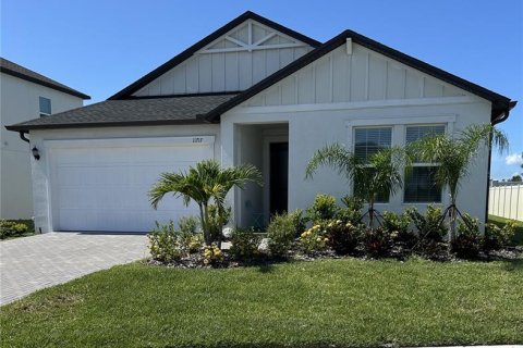 House in Palmetto, Florida 4 bedrooms, 193.61 sq.m. № 1781208 - photo 1