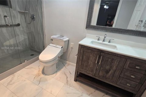 Condo in Pembroke Pines, Florida, 2 bedrooms  № 2009718 - photo 8