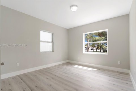 Casa en alquiler en Miami, Florida, 4 dormitorios, 185.71 m2 № 1996719 - foto 17