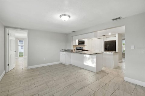 Casa en venta en Port Richey, Florida, 3 dormitorios, 137.4 m2 № 1883948 - foto 9