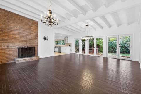 House in South Miami, Florida 4 bedrooms, 164.25 sq.m. № 2047436 - photo 8