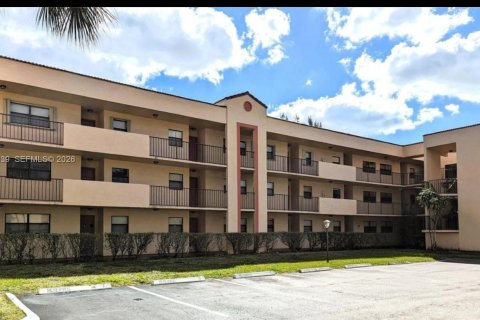 Copropriété à vendre à Miramar, Floride: 2 chambres, 76.18 m2 № 2090330 - photo 2