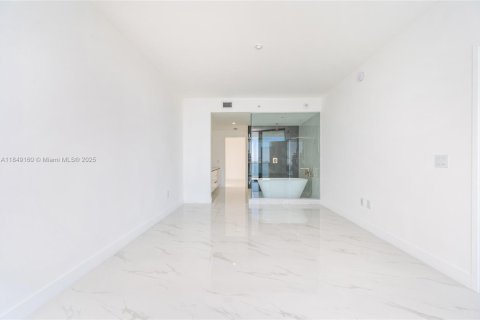 Condo in Miami, Florida, 4 bedrooms  № 1857178 - photo 28