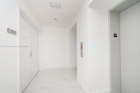 Condo in Miami, Florida, 4 bedrooms  № 1857178 - photo 12